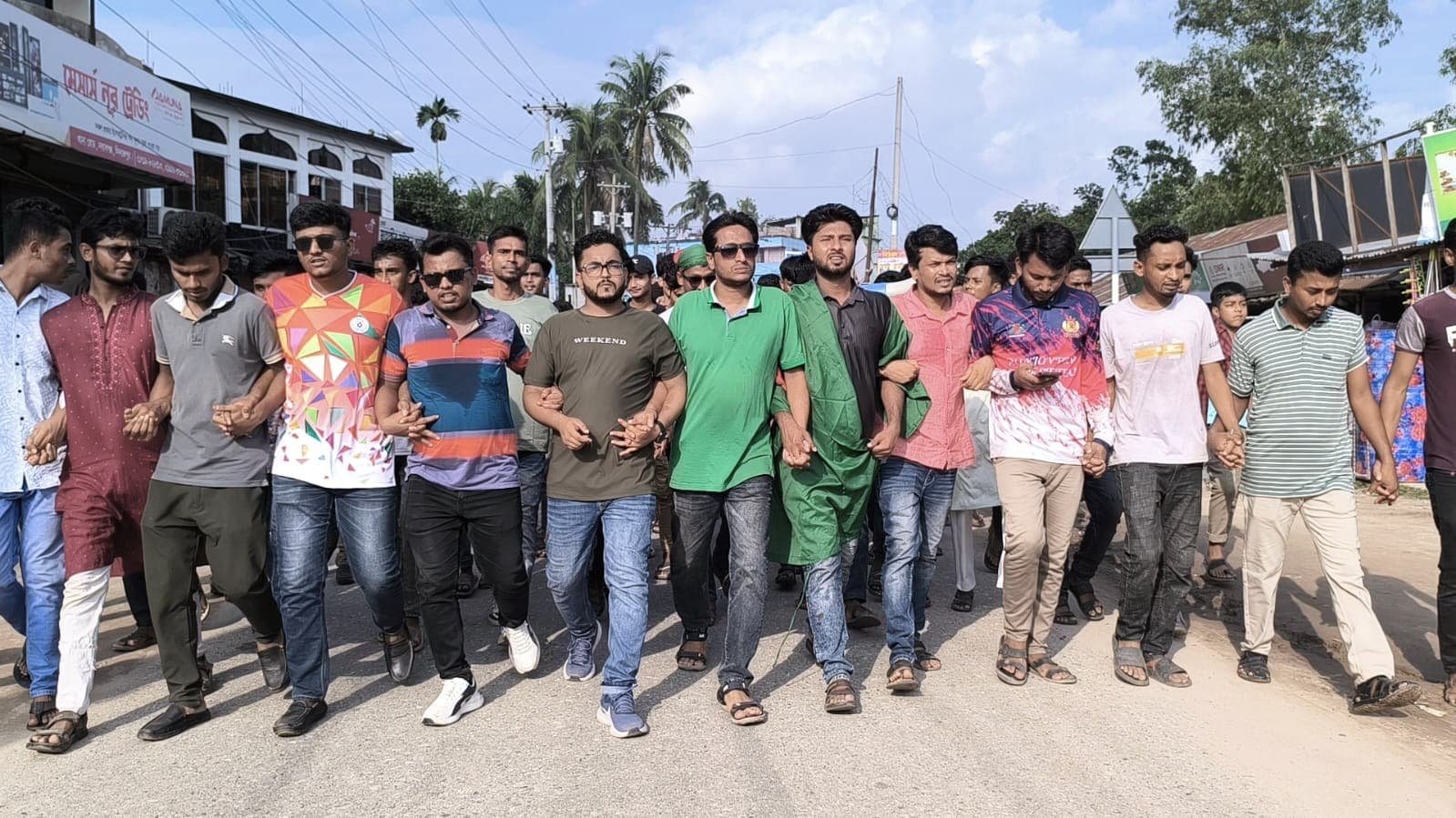 আওয়ামী ফ্যাসিবাদের পতন ও ছাত্র জনতার বিজয়ের বর্ষপূর্তি উদযাপনে নবাবগঞ্জ উপজেলা ছাত্রদল