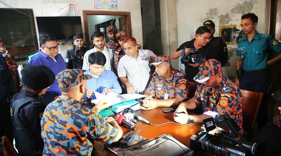 ফায়ার সার্ভিসের উদ্যোগে মোবাইল কোর্ট পরিচালিত