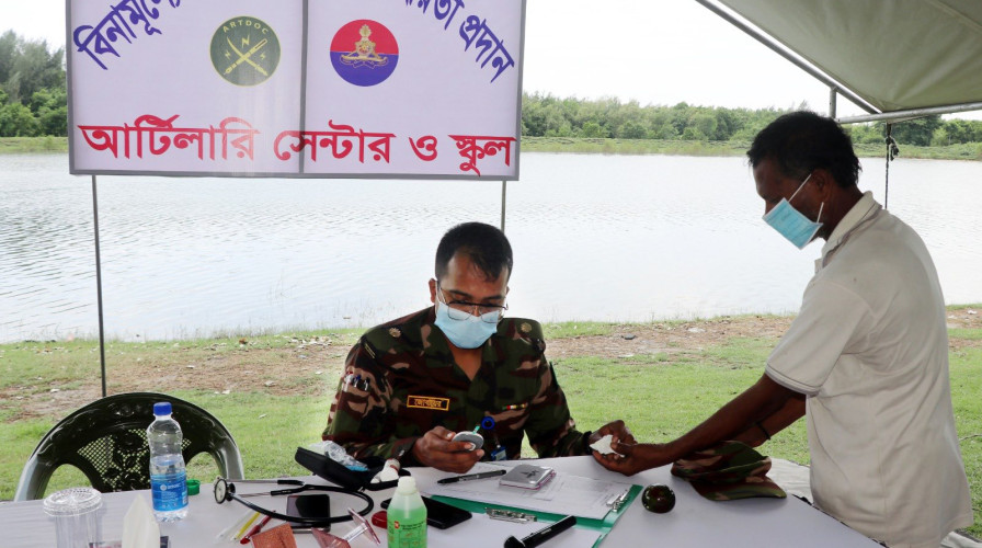 বাংলাদেশ সেনাবাহিনী কর্তৃক চট্টগ্রামের হালিশহরে বিনামূল্যে চিকিৎসা সেবা প্রদান
