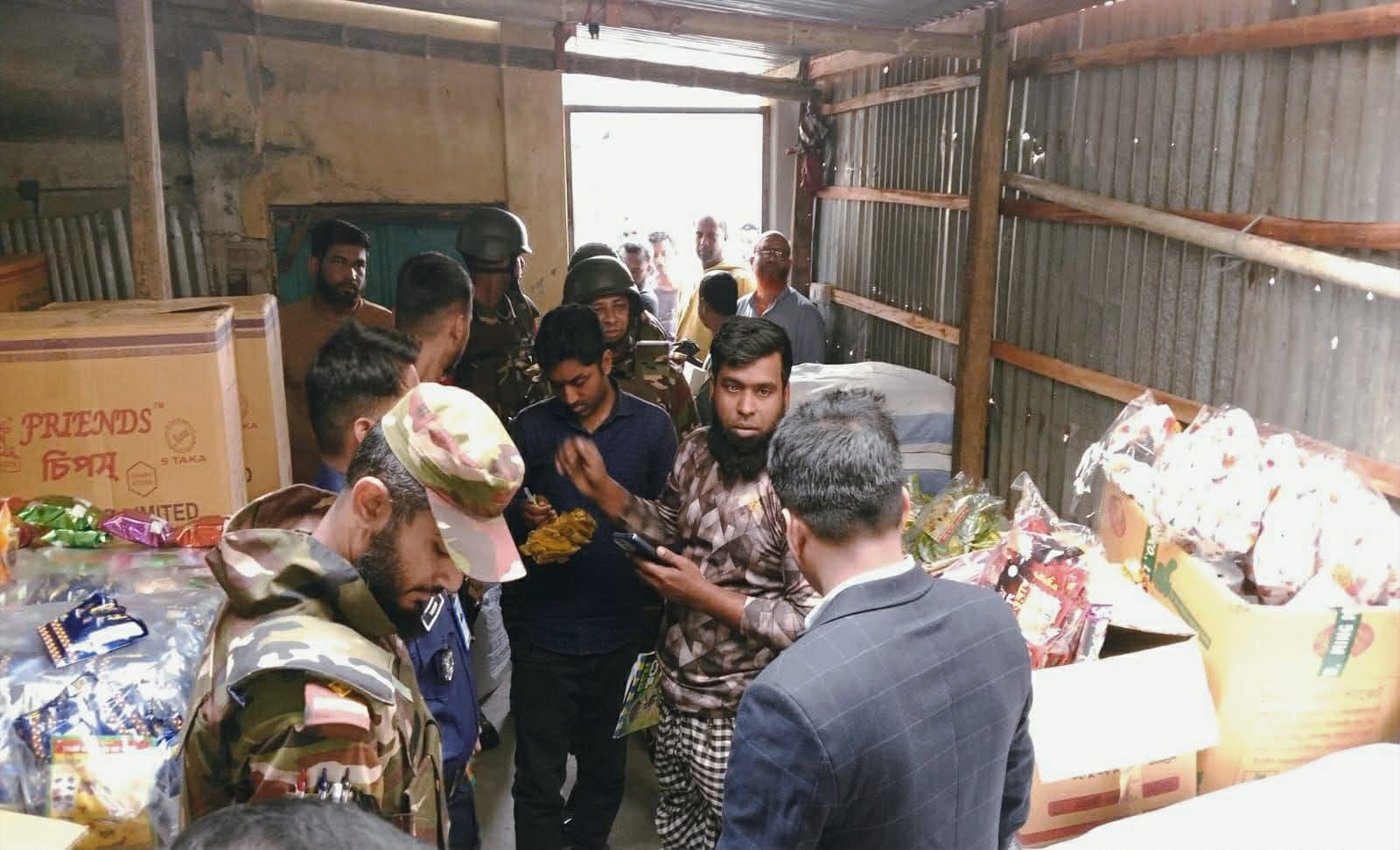 বোয়ালমারীতে নকল শিশু খাদ্য জব্দ, ২০ লাখ টাকার পণ্য ধ্বংস