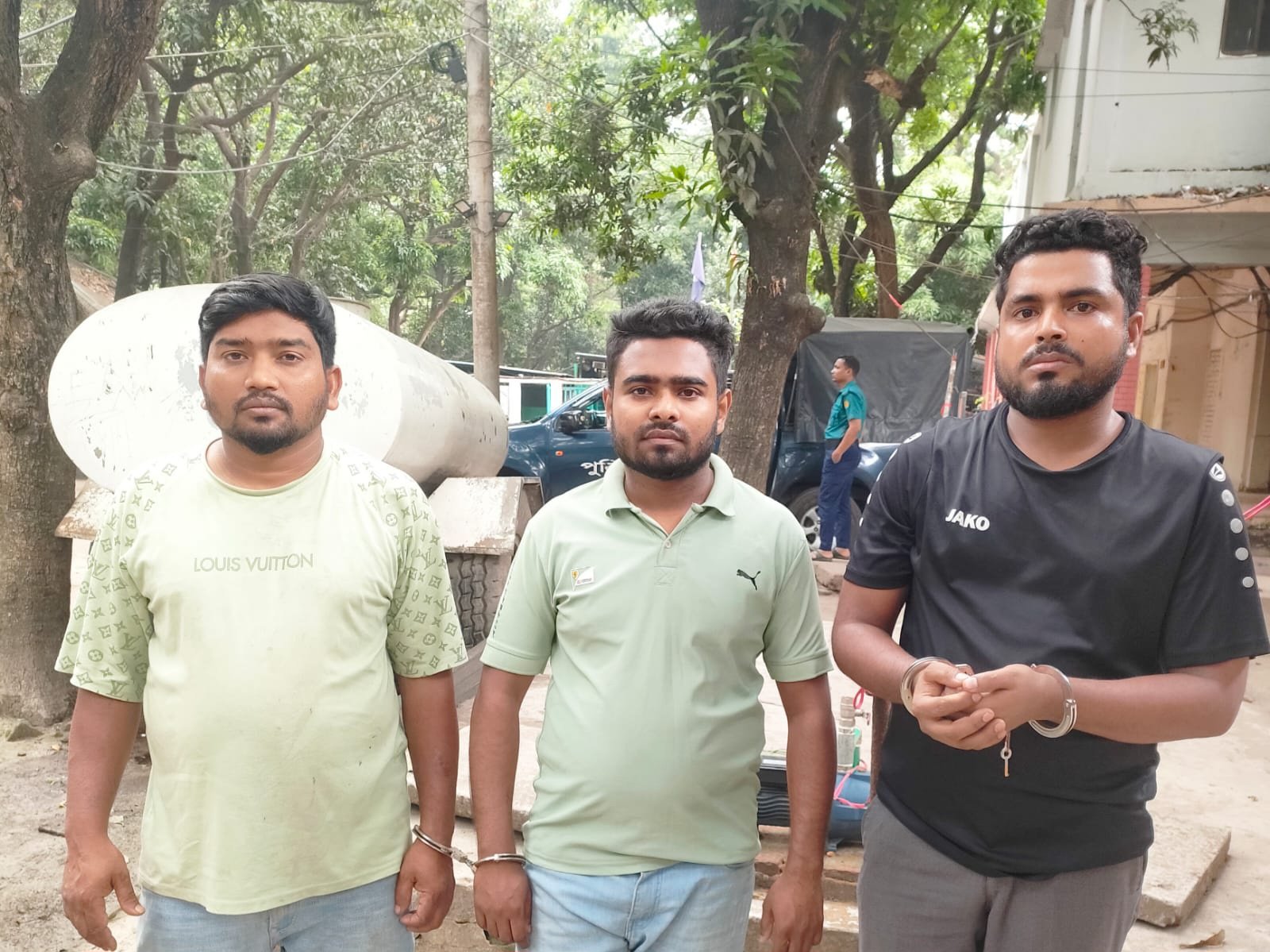 রাজধানীর যাত্রবাড়ী ও শাহবাগে ঝটিকা মিছিলে অংশগ্রহণকারী যুবলীগ ও নিষিদ্ধ ছাত্রলীগের ৫ সদস্য  গ্রেফতার