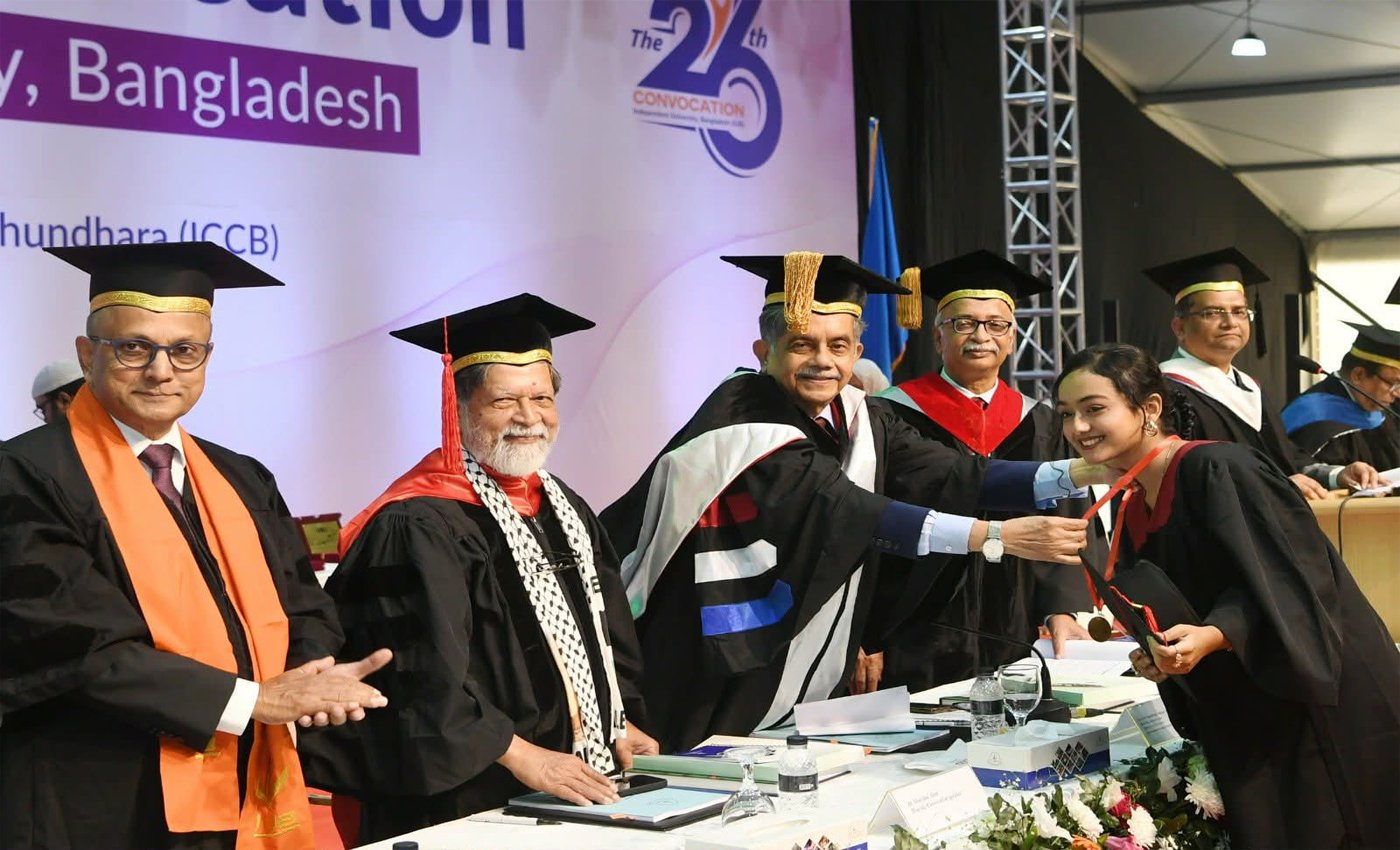 IUB এর সমাবর্তনে মানসম্মত, বিজ্ঞানভিত্তিক ও মানবিক শিক্ষা ব্যবস্থা গড়ে তোলার আহ্বান - শিক্ষা উপদেষ্টা অধ্যাপক ড. চৌধুরী রফিকুল আবরার