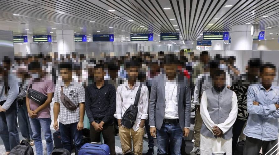 কুয়ালালামপুর আন্তর্জাতিক বিমানবন্দর  টার্মিনাল ১ এবং টার্মিনাল ২-এ মোট ১২৩ বাংলাদেশিকে ফেরত পাঠালো।