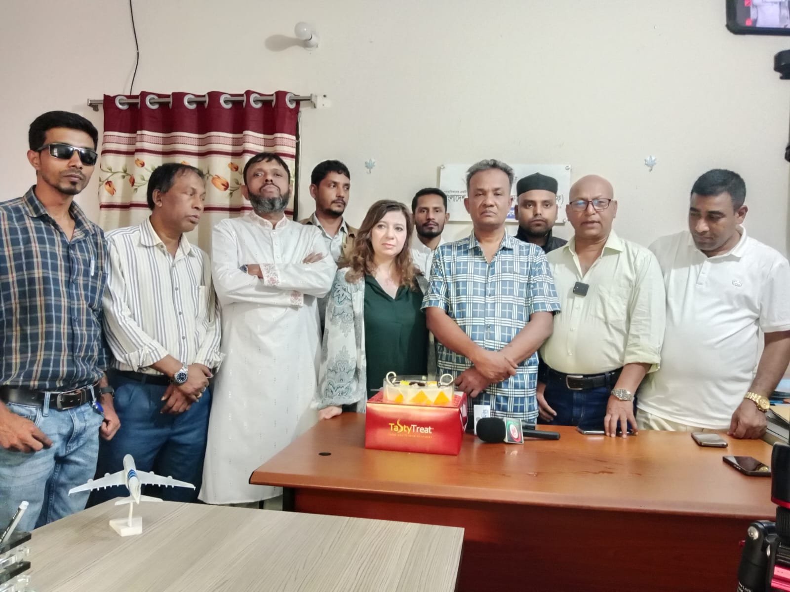 ডেনমার্কের মারিয়া সাংবাদিক মান্নু দম্পতিকে  বিএমএসএফের সংবর্ধণা