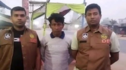 রাজশাহীতে বিশ্ববিদ্যালয় শিক্ষার্থীকে হেনস্তাকারী নওগাঁ থেকে আটক