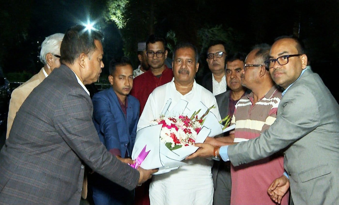 তথ্য ও সম্প্রচার মন্ত্রীর বাংলাদেশ টেলিভিশন পরিদর্শন