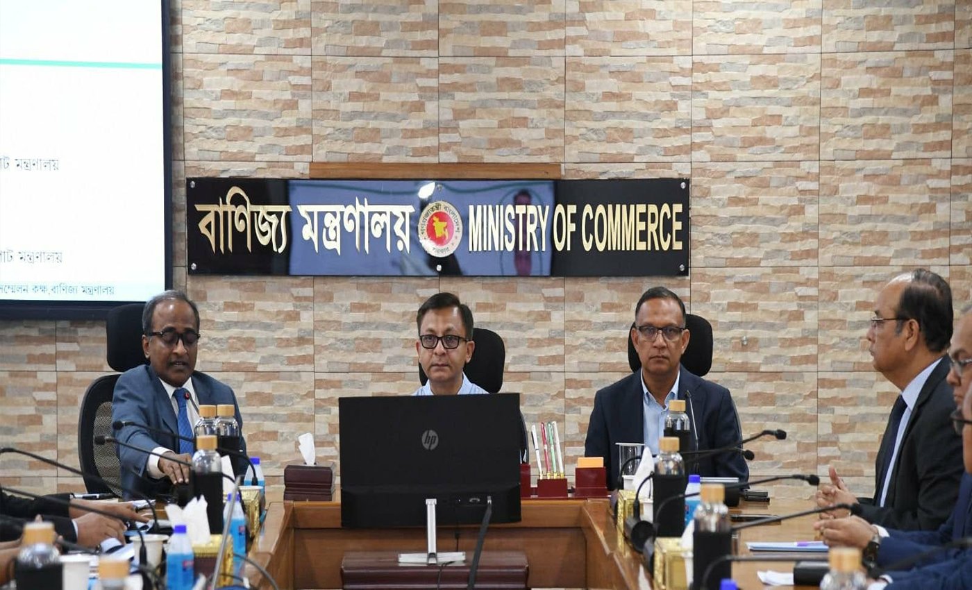 দক্ষতা বাড়িয়ে দ্রুত কাজের আহ্বান বাণিজ্যমন্ত্রীর—সময় নষ্টের সুযোগ নেই