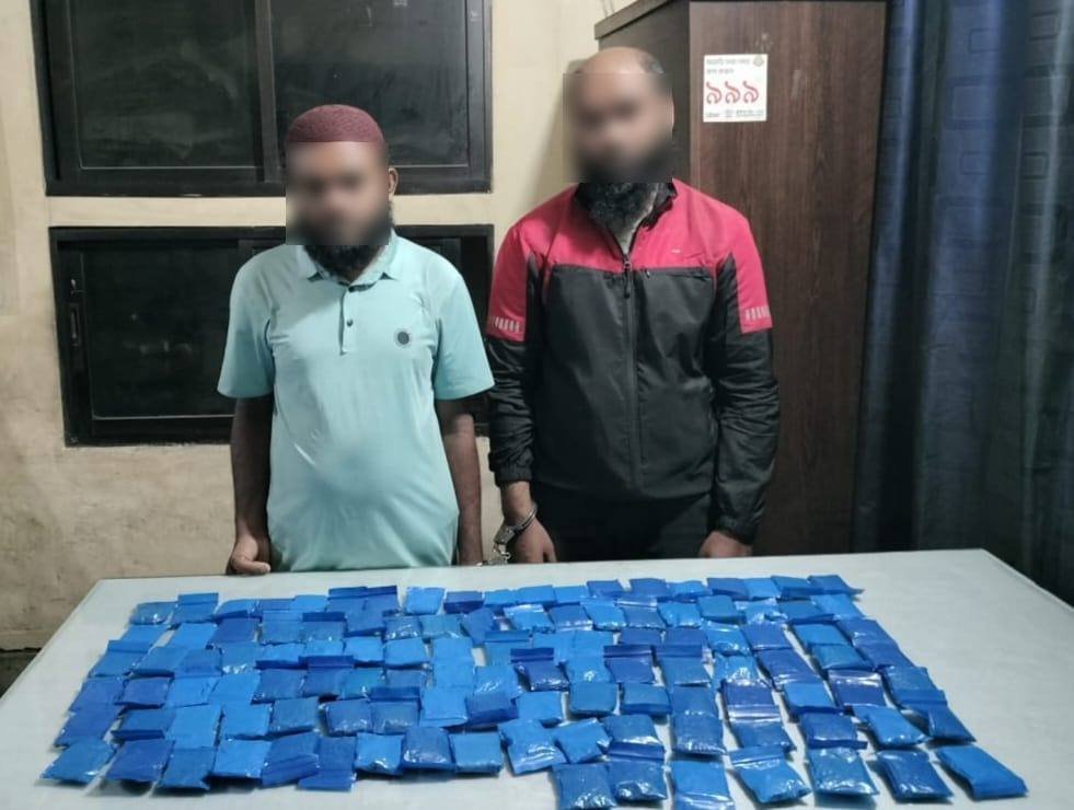 ২৩,০০০ পিস ইয়াবাসহ দুইজনকে গ্রেফতার করেছে উত্তরা ট্রাফিক বিভাগ