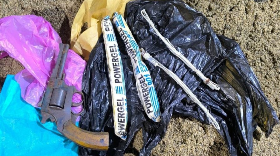 সুনামগঞ্জে বিজিবির অভিযানে বিদেশী রিভলবার ও বিস্ফোরক উদ্ধার