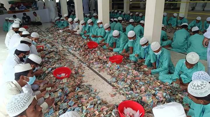 কিশোরগঞ্জের ঐতিহাসিক পাগলা মসজিদের অ্যাকাউন্টে জমা রয়েছে কত টাকা?