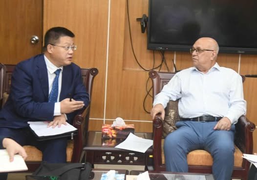 দুর্যোগ ব্যবস্থাপনা ও ত্রাণ উপদেষ্টার সাথে বাংলাদেশে নিযুক্ত চীনের রাষ্ট্রদূতের সাক্ষাৎ