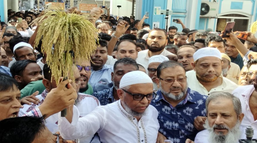 মাজার জিয়ারত দিয়ে সিলেট-১: বিশাল পদযাত্রা করলেন আরিফুল হক চৌধুরী