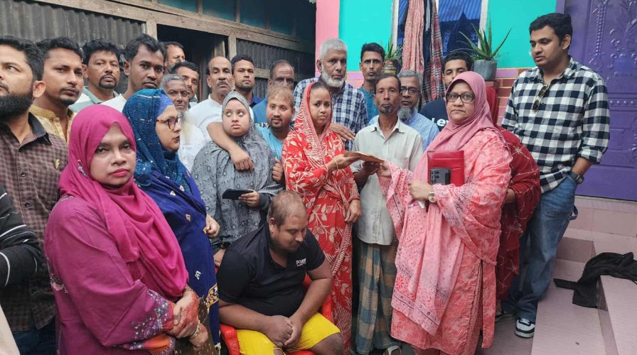 একই পরিবারের ৩ জন প্রতিবন্ধী, ভরন পোষনের দায়িত্ব নিলেন সাবেক মন্ত্রী কায়কোবাদ