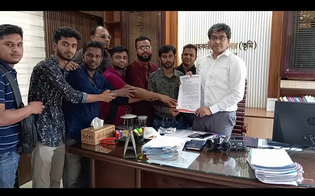 গণমাধ্যম সপ্তাহের রাষ্ট্রীয় স্বীকৃতির দাবিতে  উপজেলা নির্বাহী কর্মকর্তার মাধ্যমে  স্মারকলিপি প্রদান