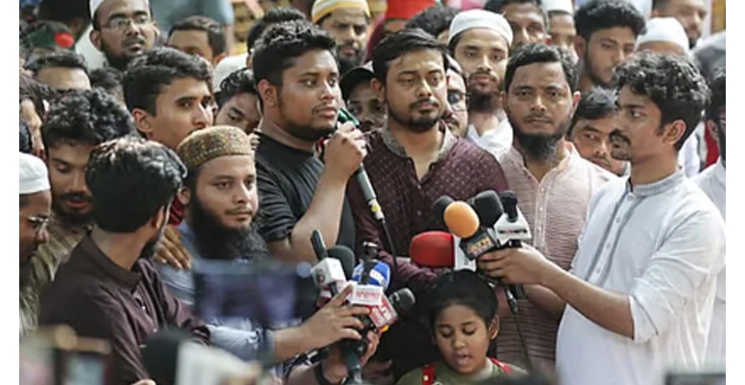 আ. লীগ নিষিদ্ধের দাবি, বাদ জুমা বড় জমায়েতের ডাক হাসনাত আবদুল্লাহর