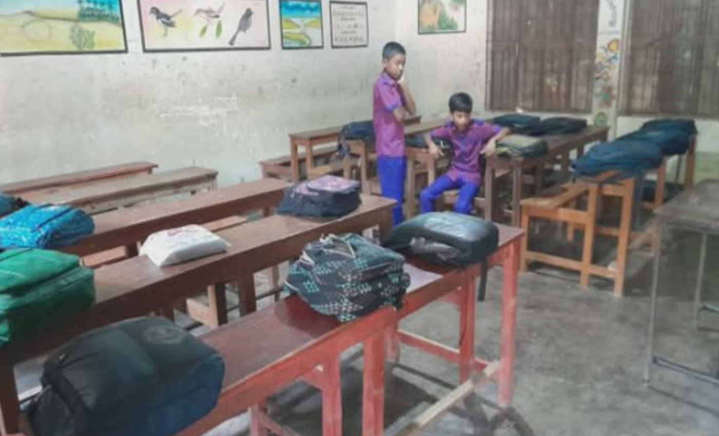 বকশীগঞ্জে সরকারি প্রাথমিক বিদ্যালয়ের সহকারী শিক্ষকদের কর্মবিরতি পালন।