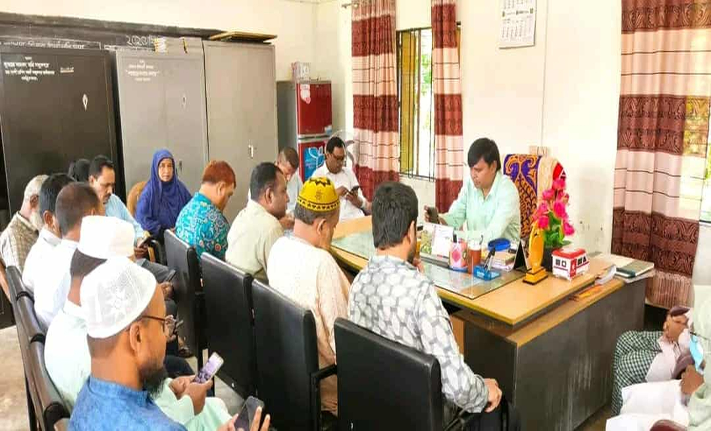 দোয়ারাবাজারে এমপিওভুক্ত শিক্ষক-কর্মচারীদের লাগাতার কর্মবিরতি