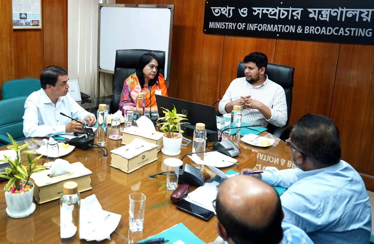 স্থানীয়ভাবে গুজব ও অপতথ্য মোকাবিলায় জেলা তথ্য অফিসসমূহকে কাজ করতে হবে : তথ্য ও সম্প্রচার উপদেষ্টা