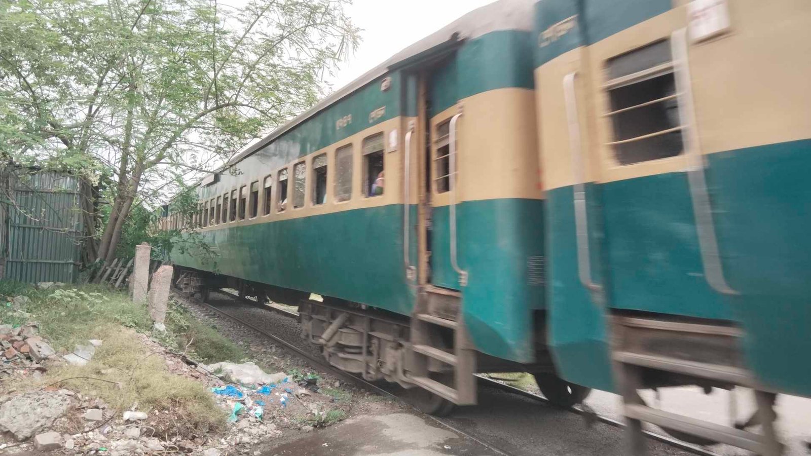 রাজশাহীতে ট্রেন দুর্ঘটনায়  বৃদ্ধার মৃত্যু -১