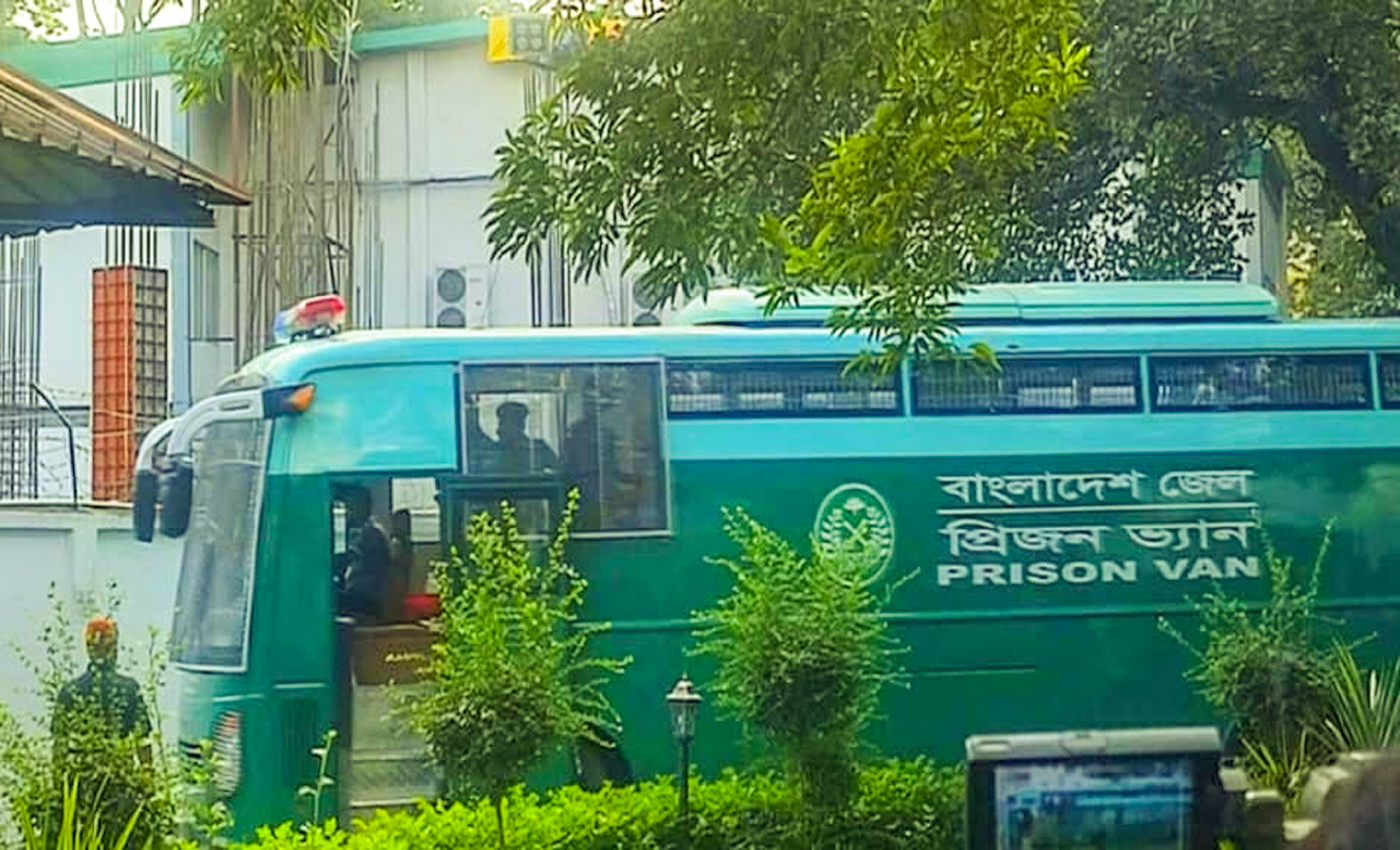 ১৫ সেনা কর্মকর্তাকে দুই মামলায় গ্রেফতার দেখিয়ে কারাগারে পাঠানোর নির্দেশ ট্রাইব্যুনালের