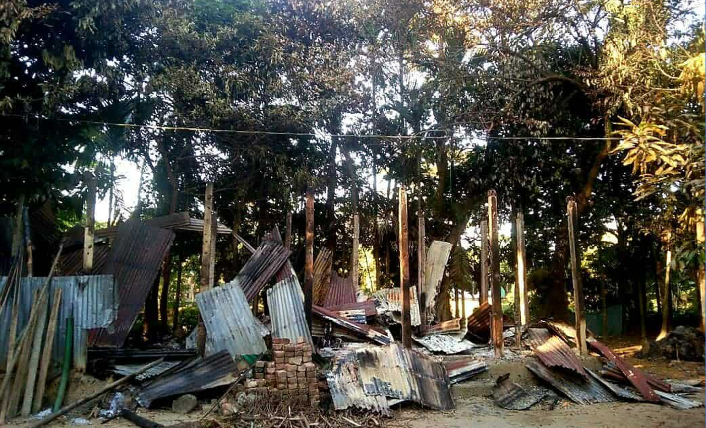 ছাতকে প্রতিপক্ষের দেয়া আগুনে পুড়ে ছাঁই হলো মুক্তিযোদ্ধা সাইফুল ইসলামের বসতঘর