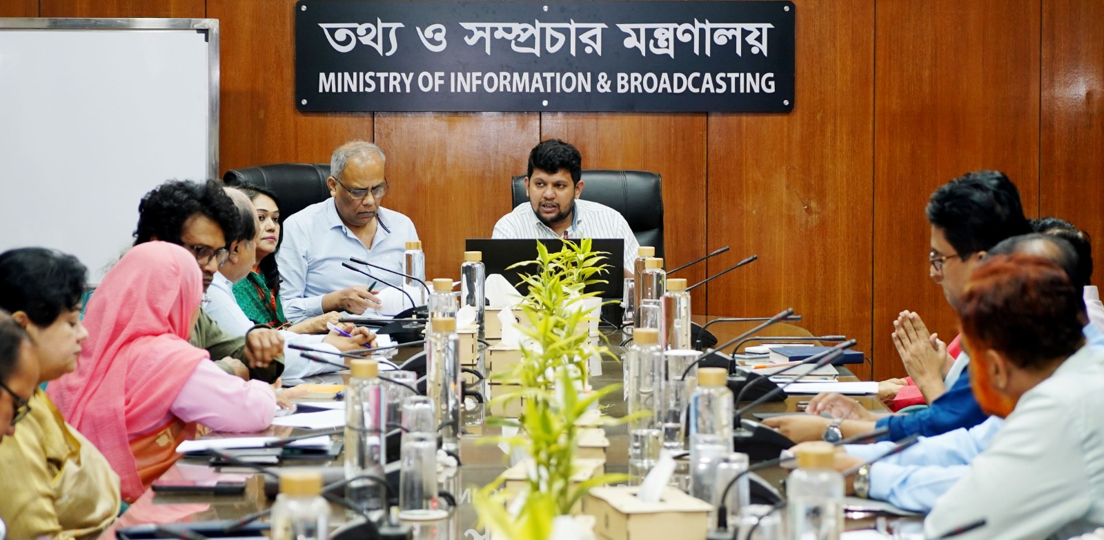 সংবাদপত্রের গুণগত মানোন্নয়নে টাস্কফোর্স গঠন করবে সরকার : তথ্য ও সম্প্রচার উপদেষ্টা