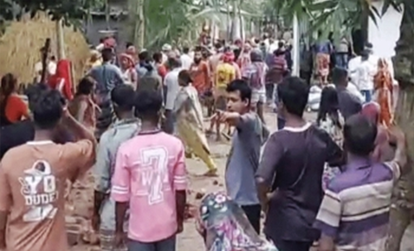 ফরিদপুরে পুরোনো বিরোধকে কেন্দ্র করে দুই পক্ষের সংঘর্ষে আহত ১২ জন