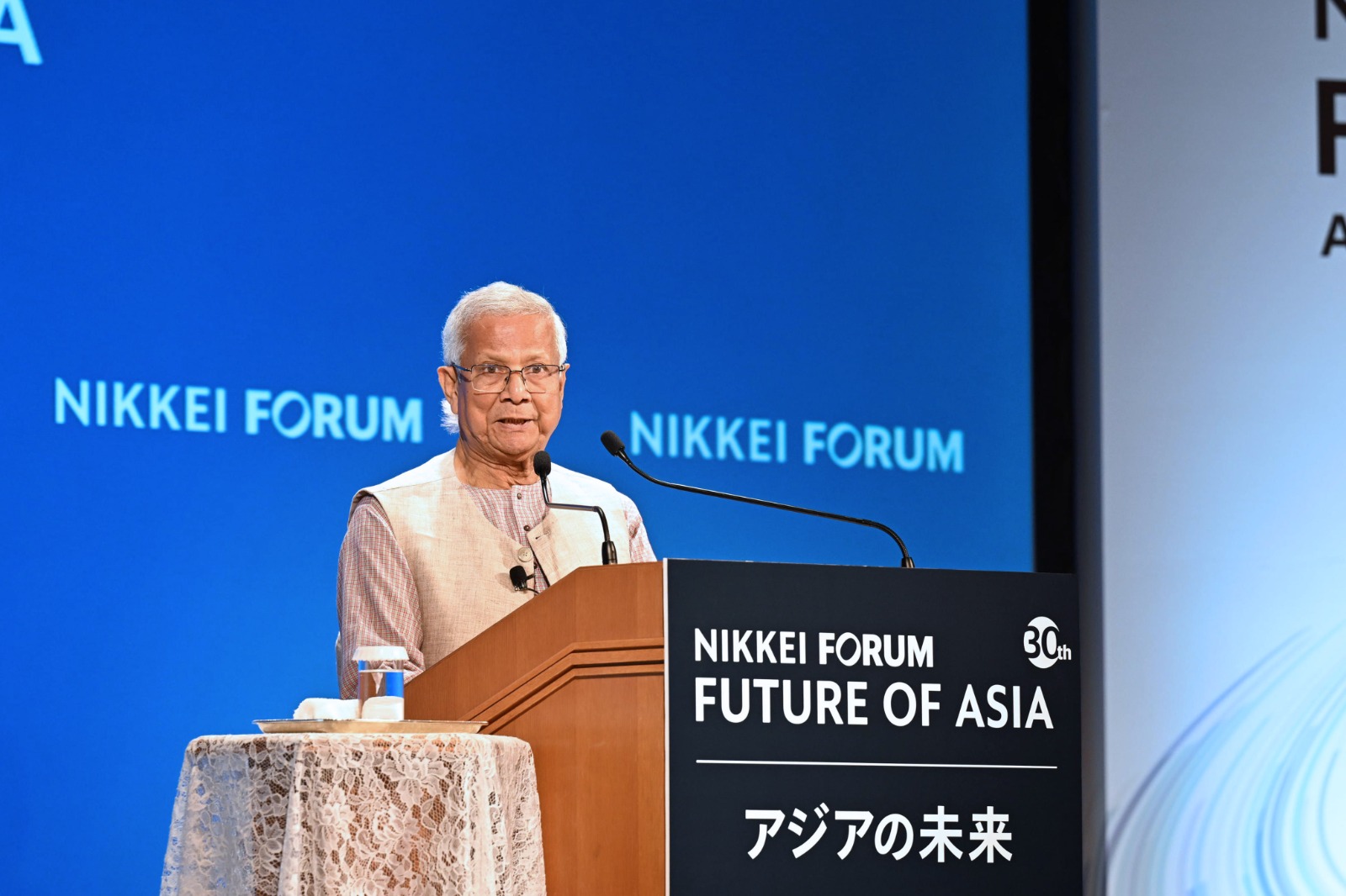 একটি অশান্ত বিশ্বে এশিয়ার চ্যালেঞ্জ"