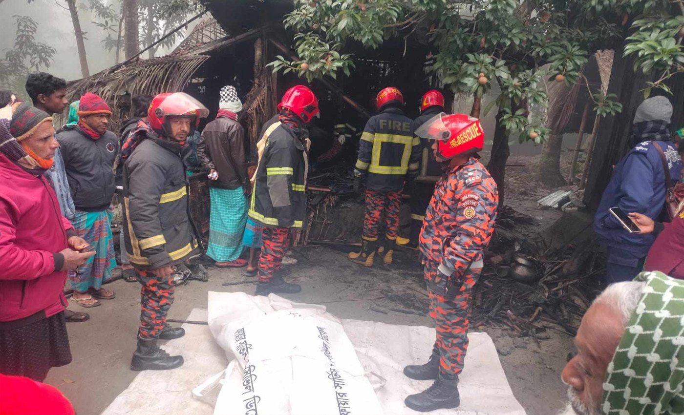 বাগেরহাটে আগুনে পুড়ে বৃদ্ধার করুণ মৃত্যুৃৃ