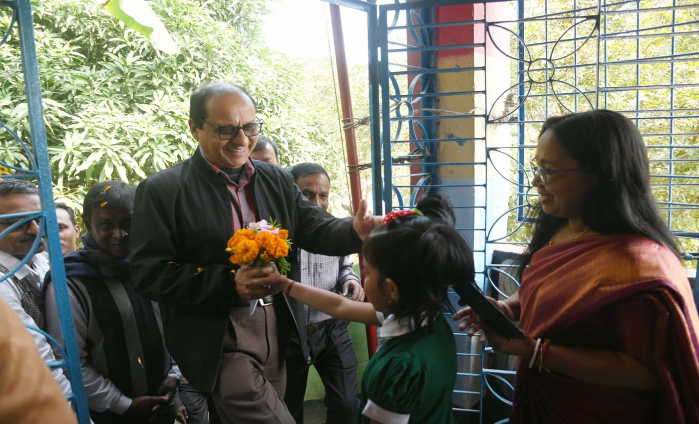সুনামগঞ্জে সরকারি প্রাথমিক বিদ্যালয় পরিদর্শনে প্রাথমিক ও গণশিক্ষা উপদেষ্টা