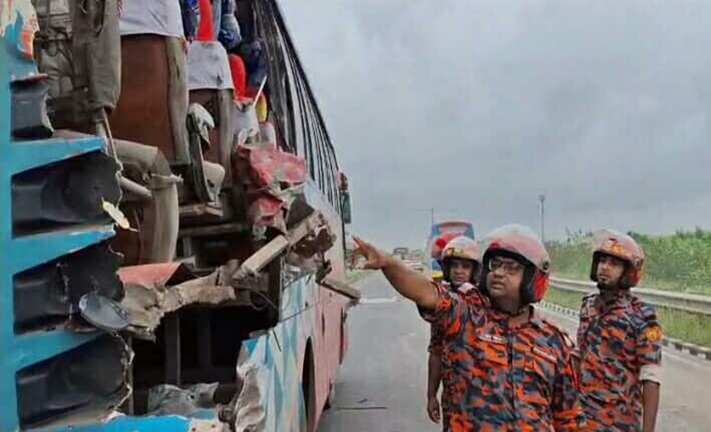 মুন্সীগঞ্জের শ্রীনগরে ঢাকা মাওয়া হাইওয়ে বাসের ধাক্কায় একজন নিহত