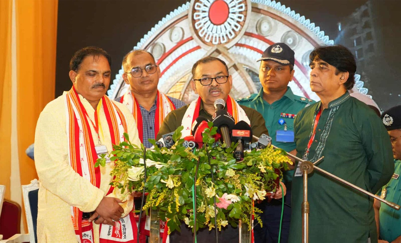 ডিএমপি কমিশনার শেখ মোঃ সাজ্জাত আলী বসুন্ধরা আবাসিক পূজা মণ্ডপ পরিদর্শনে