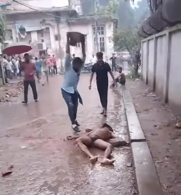 ফেসবুকে  তোলপাড়, রাজধানীতে ব্যবসায়ীকে প্রকাশ্যে পাথর মেরে হত্যা, আটক -২