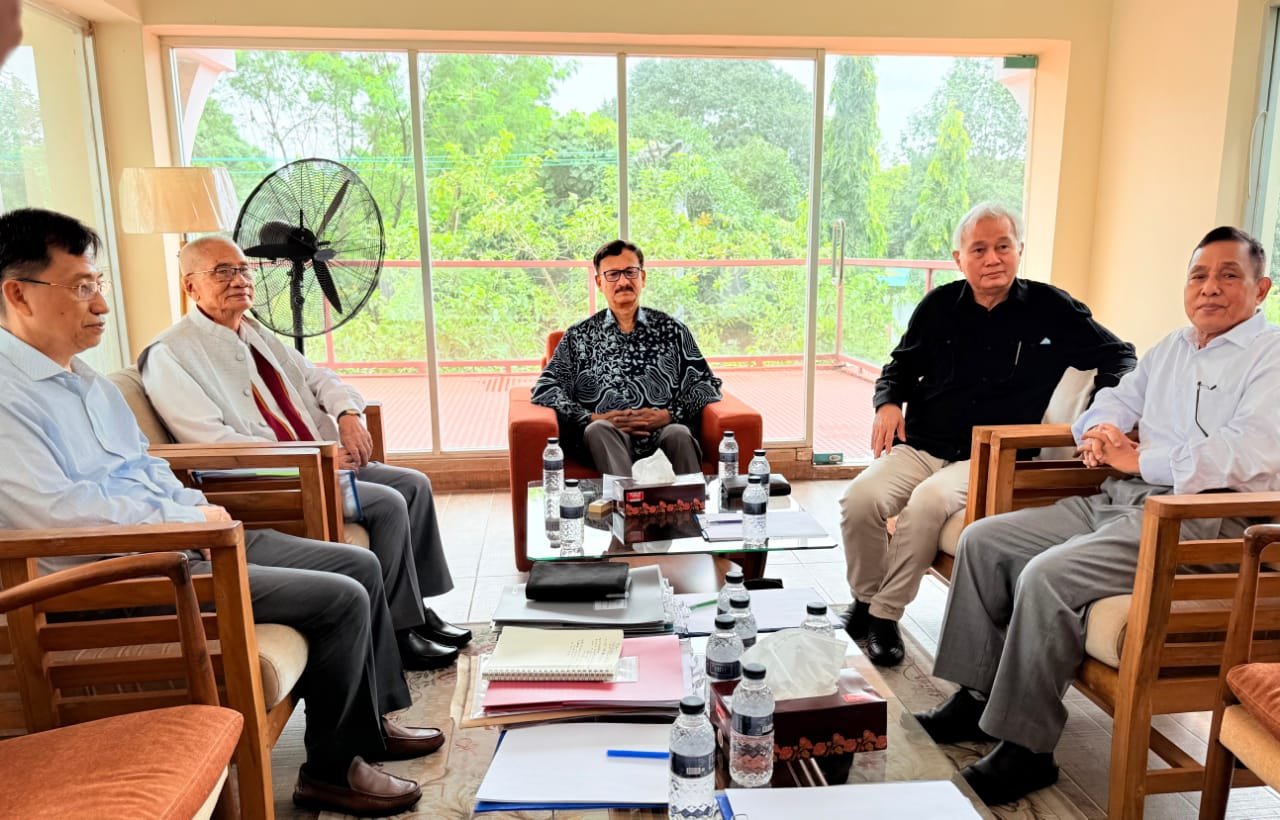 পার্বত্য চট্টগ্রামের জনগণের শান্তি, নিরাপত্তা এবং উন্নয়নের পথে একটি গুরুত্বপূর্ণ পদক্ষেপ হলো পরিবীক্ষণ কমিটির এ সভা- পার্বত্য উপদেষ্টা