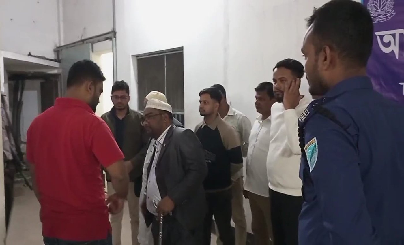 আশুলিয়ায় ভোট কেন্দ্র দখলচেষ্টা, সেনাবাহিনীর হাতে আটক বিএনপির ১৩ জন নেতাকর্মী