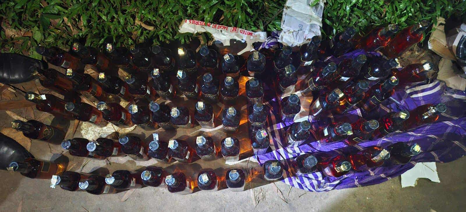 সুনামগঞ্জের বিশ্বম্ভপুর উপজেলার ধনপুর ইউনিয়নের সুরেশপুর গ্রামে অভিযান পরিচালনা করে (৬৮) বোতল মদ আটক করা হয়েছে।