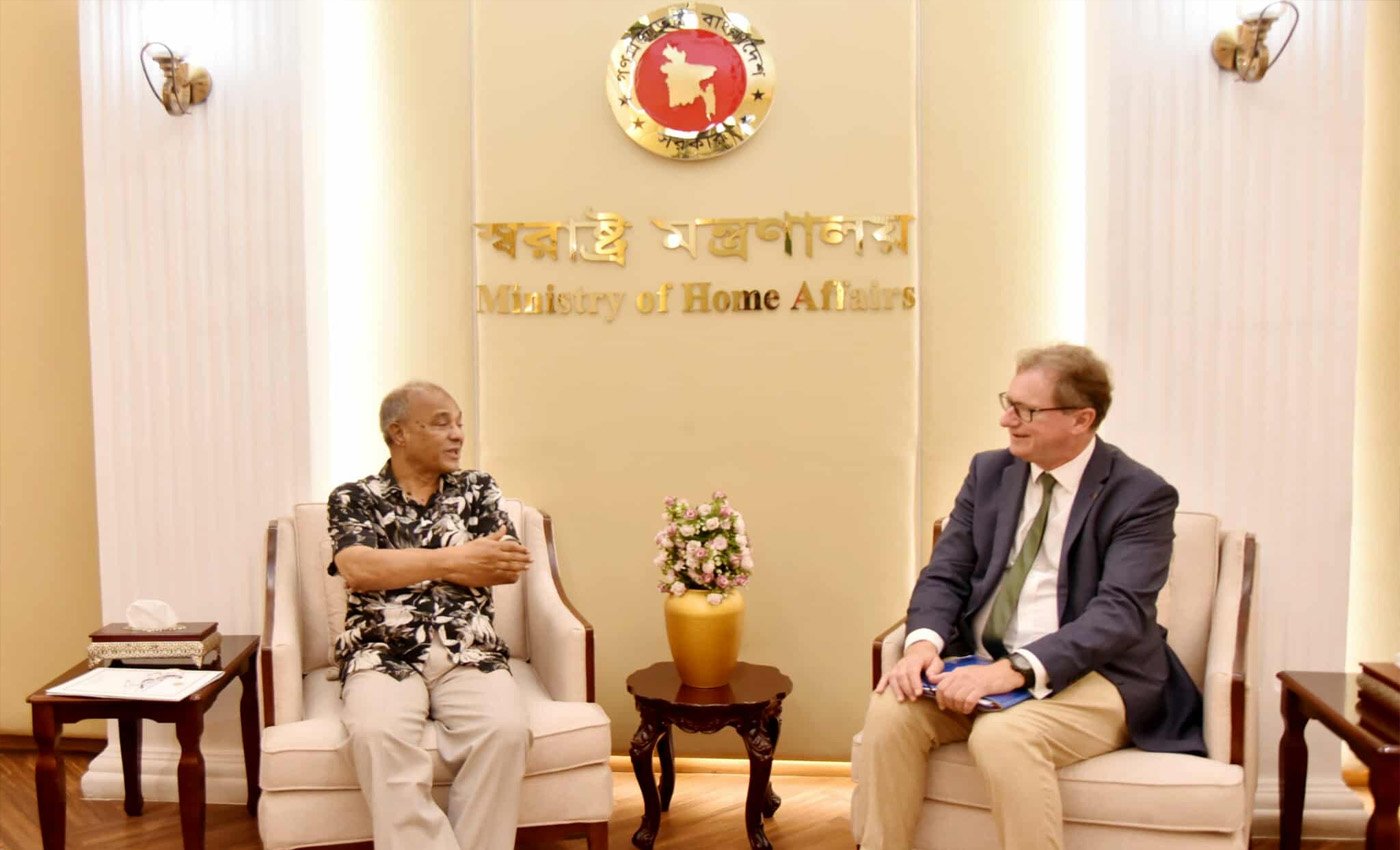 স্বরাষ্ট্র উপদেষ্টার সঙ্গে ইউরোপীয় কমিশনের অভিবাসন পরিচালক সৌজন্য সাক্ষাৎ, বৈধ শ্রমিক প্রেরণায় আলোচনা