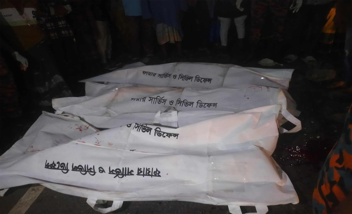 বাগেরহাটে সভা শেষে ঘরে ফেরার পথে বাস-ট্রাকের চাপায় প্রাণ গেল তিন বিএনপি কর্মীর