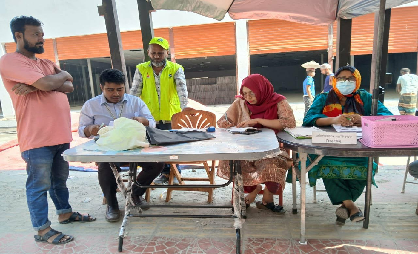 নিষিদ্ধ পলিথিন নিয়ন্ত্রণে অভিযান: ৫ লক্ষ টাকা জরিমানা, ৩ হাজার কেজি পলিথিন জব্দ