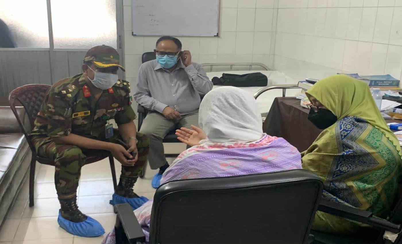 নূরুল হককে দেখতে ঢামেক হাসপাতালে স্বাস্থ্য উপদেষ্টা