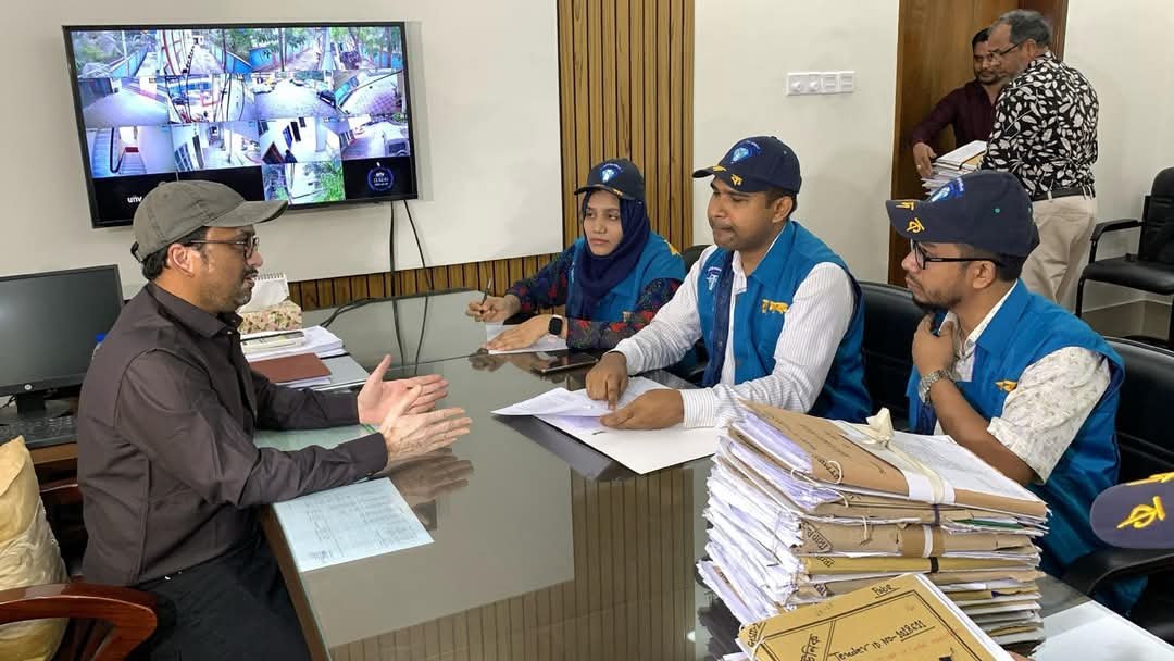 রাজশাহী এলজিইডির নির্বাহী প্রকৌশলীর কার্যালয়ে দুদকের অভিযান