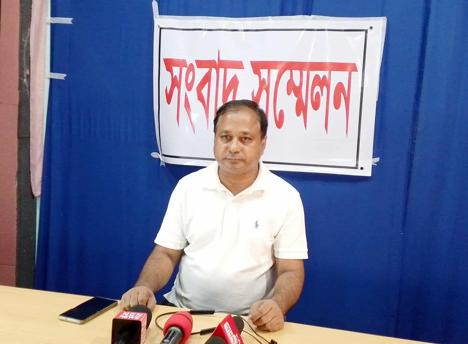 গণঅধিকার পরিষদ ত্যাগ করে এনসিপিতে যোগদানের ঘোষণা দিয়ে সংবাদ সম্মেলন