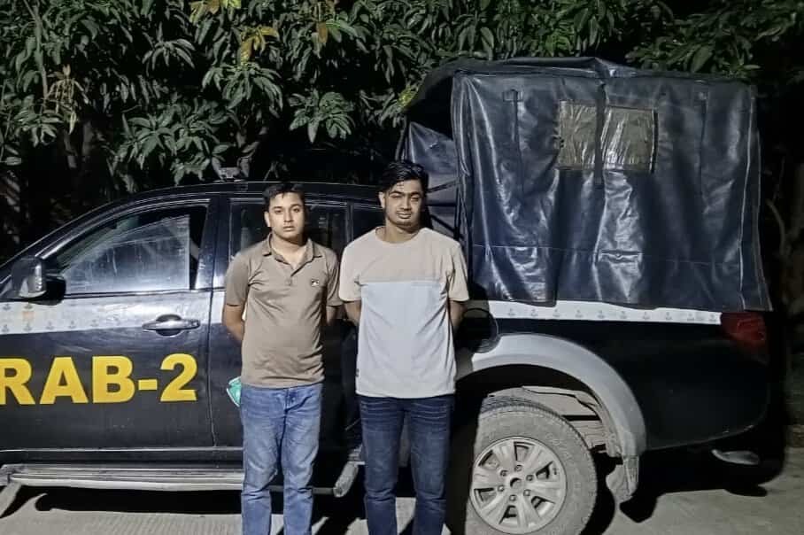 রাজধানীর পল্টন থানাধীন ফকিরাপুল এলাকা হতে ০২ জন মাদক ব্যবসায়ীকে ১,৩৭৫ পিচ ইয়াবাসহ গ্রেপ্তার করেছে র‌্যাব-২