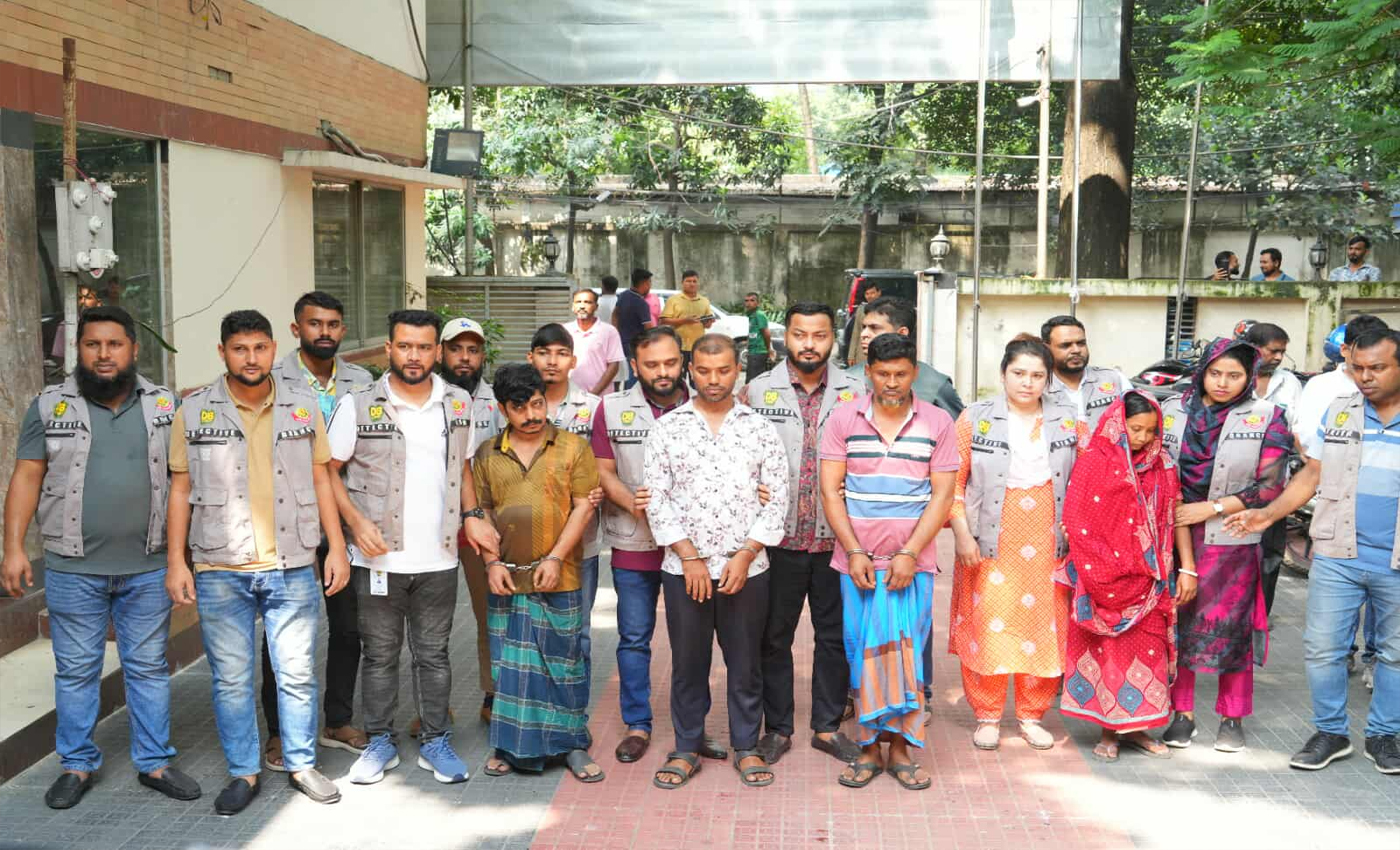 ফরচুন শপিং মলে স্বর্ণের দোকান চুরিতে ৪ জন গ্রেফতার, ১৯০ ভরি স্বর্ণ উদ্ধার