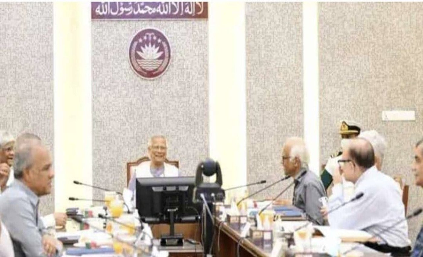 শেষ বেলায় বিদেশিদের সঙ্গে বড় বড় চুক্তি, সরকারের তড়িঘড়ি সিদ্ধান্ত নিয়ে প্রশ্ন