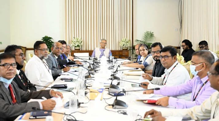 সমাজসেবা মন্ত্রণালয়কে জালিয়াতি রোধে এবং ঝুঁকিপূর্ণদের কাছে পৌঁছানোর জন্য একটি ব্যবস্থা গড়ে তোলার আহ্বান জানিয়েছেন প্রধান উপদেষ্টা।