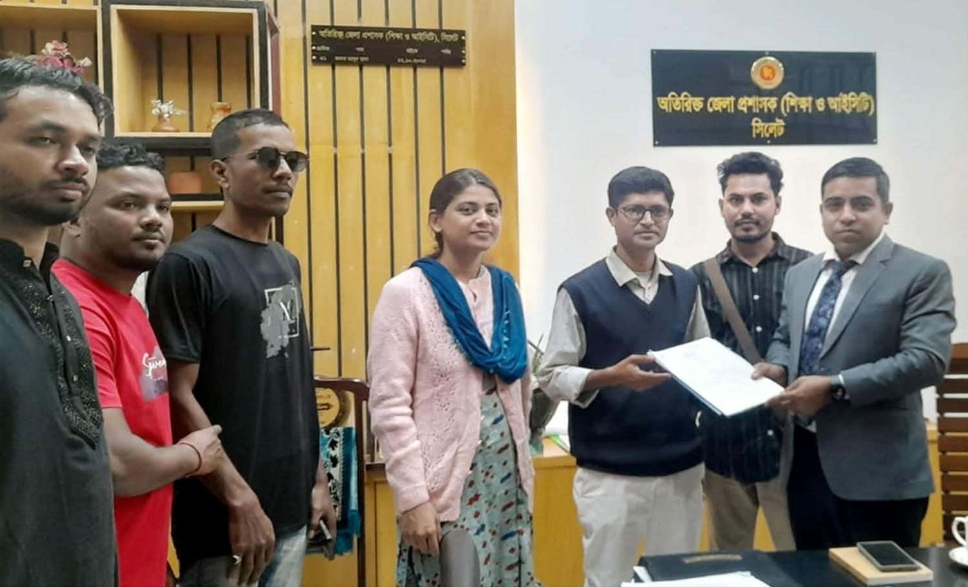 সিলেট-১ আসনে বাসদ (মার্কসবাদী) মনোনীত প্রার্থী সঞ্জয় কান্ত দাসের মনোনয়ন ফরম সংগ্রহ