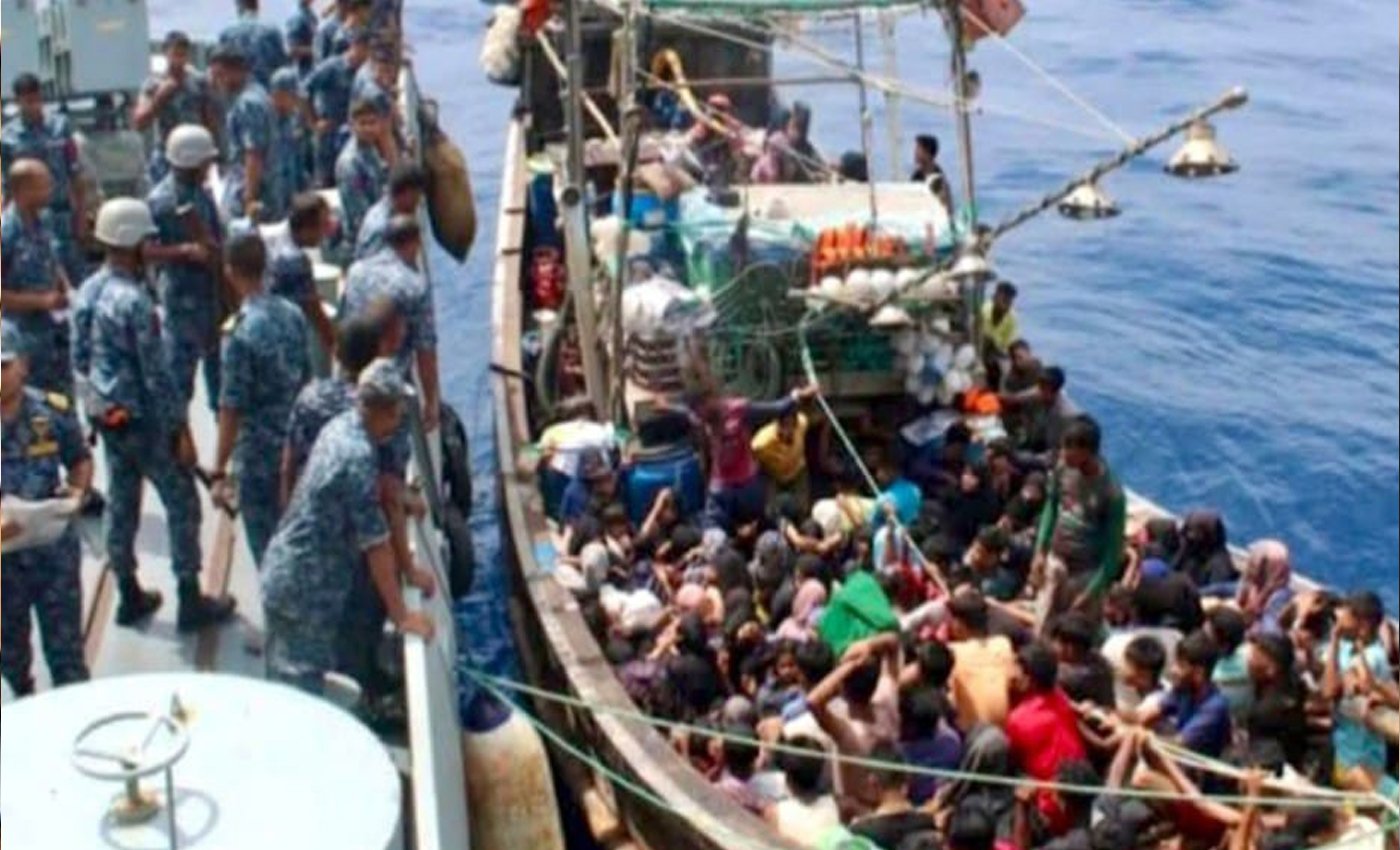 সাগরপথে মালয়েশিয়া পাচার কালে সেন্টমার্টিন সংলগ্ন সাগর এলাকায় নৌবাহিনীর অভিযানে আটক ২৭৩ জন