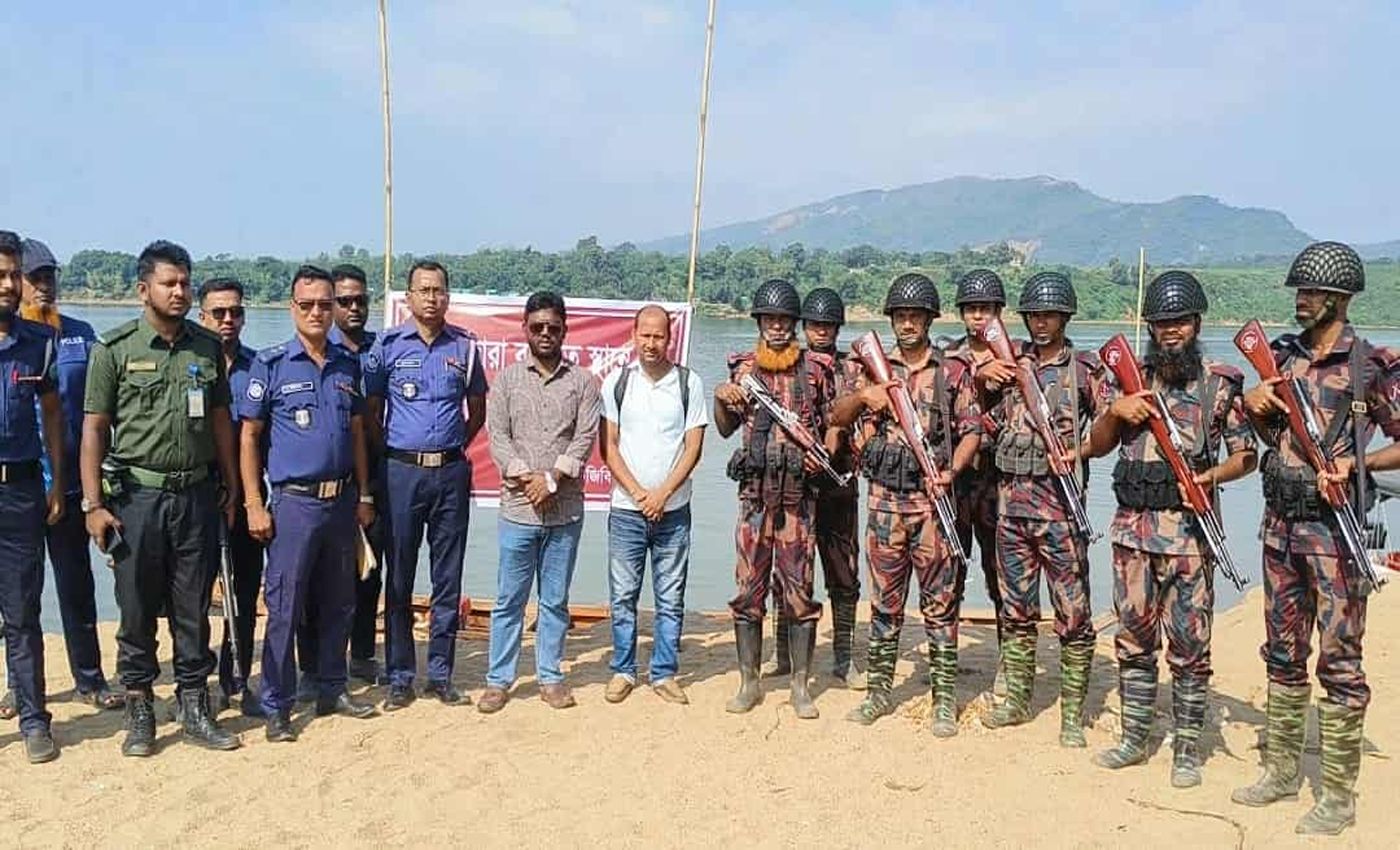যাদুকাটা নদীতে বিজিবি ও প্রশাসনের যৌথ অভিযান: নদীর পাড় কাটা বন্ধ, স্বস্তিতে তীরবর্তী গ্রামবাসী