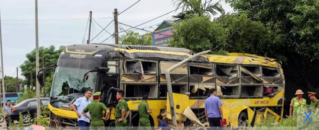 স্লিপার বাস উল্টে শিশুসহ নিহত ১০